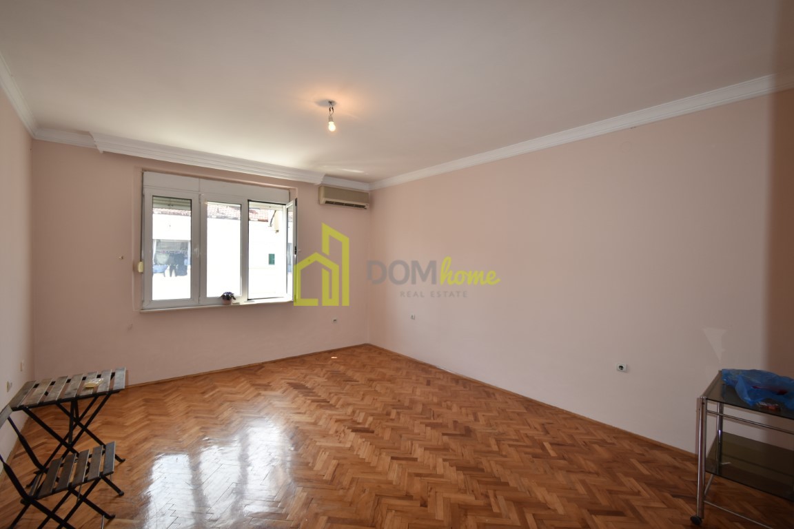 Dvosoban stan 70m2, Centar